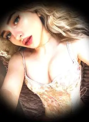 Виктория, 24